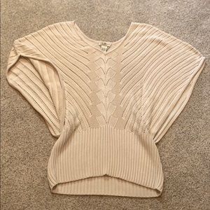 Creme see through sweater with open sleeves